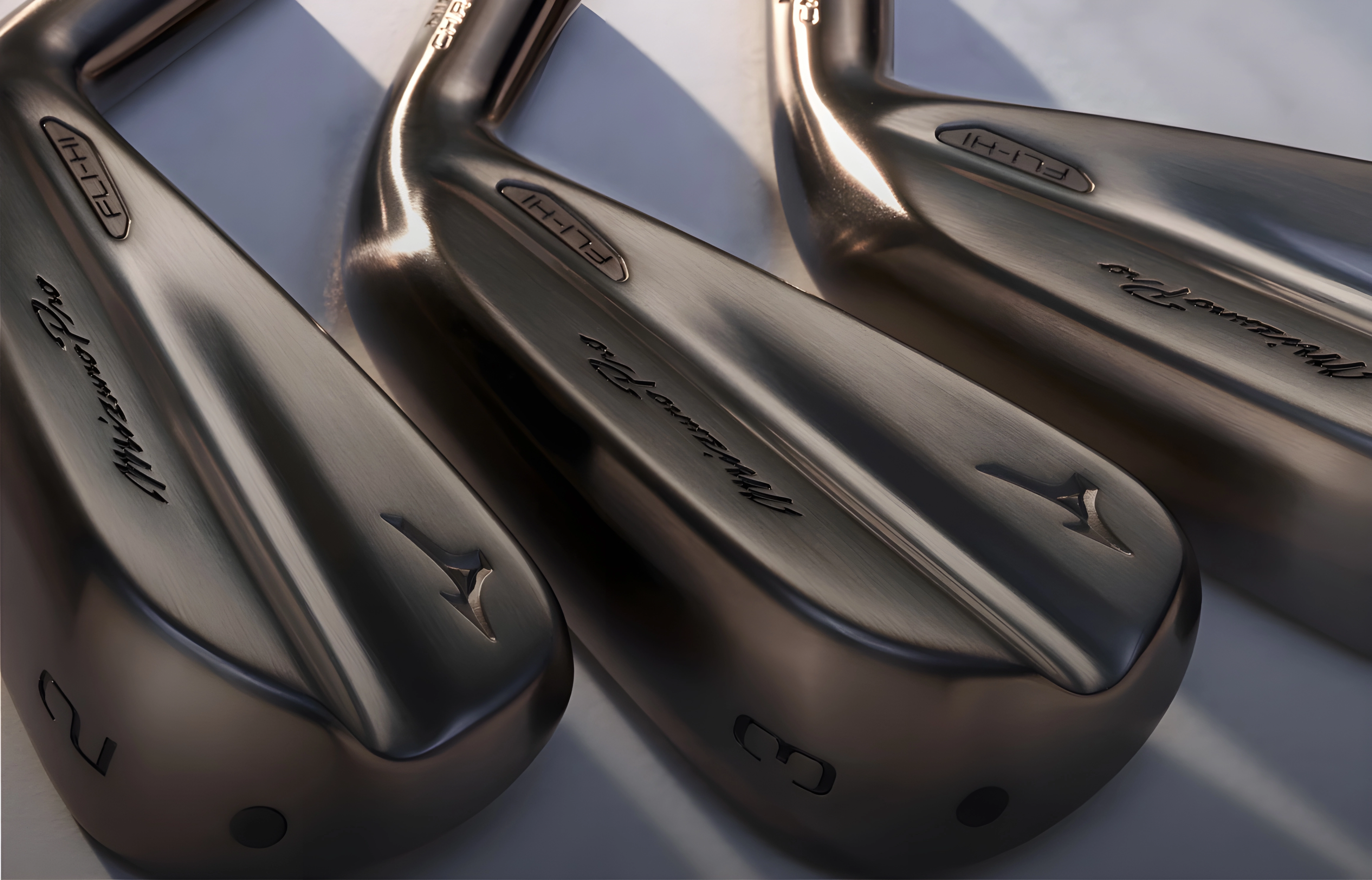 Mizuno JPX vs. Pro Serisi: Hangi Iron Seti Sizin Oyun Stilinize Uygun?